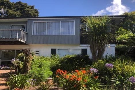 Photo of property in 35 Raymond Terrace, Northcote, Auckland, 0627