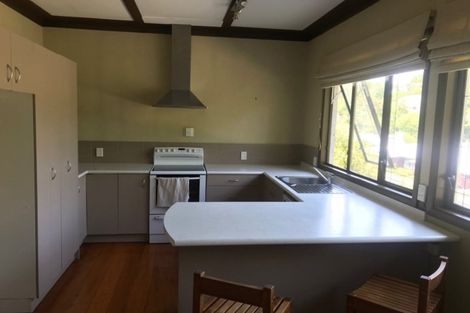 Photo of property in 4 Ridge Lane, New Plymouth, 4310