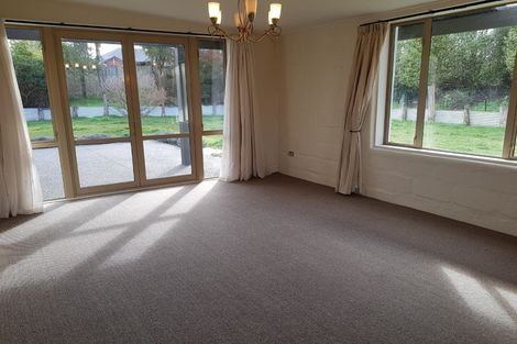 Photo of property in 70 Queens Avenue, Waikuku Beach, 7402