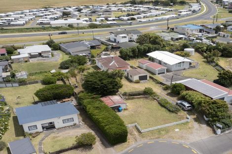 Photo of property in 9 Carthew Terrace, Foxton Beach, Foxton, 4815