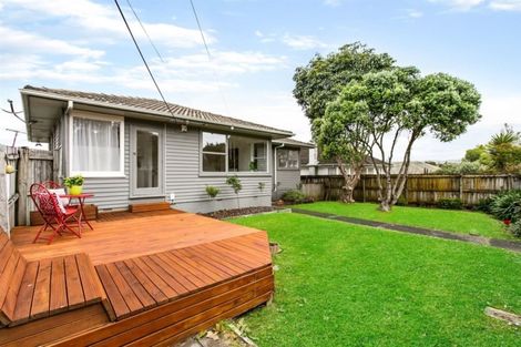 Photo of property in 1/29 Woodside Road, Massey, Auckland, 0614
