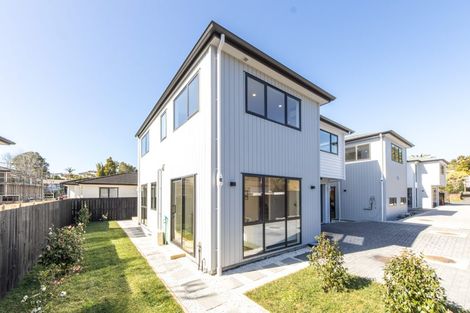 Photo of property in 3c Pendlebury Street, Green Bay, Auckland, 0604