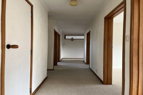 Photo of property in 6 Raines Avenue, Forrest Hill, Auckland, 0620