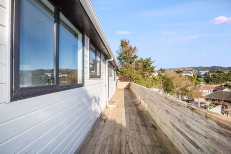 Photo of property in 10 Hereford Street, Cannons Creek, Porirua, 5024