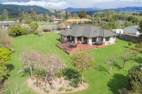 Photo of property in 7 Wakefield Road, Levin, 5571