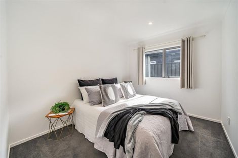 Photo of property in 4 Te Kaeaea Crescent, Wallaceville, Upper Hutt, 5018