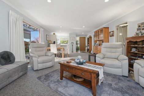 Photo of property in Cotswold Court, 1/8 Cheyne Road, Pyes Pa, Tauranga, 3112
