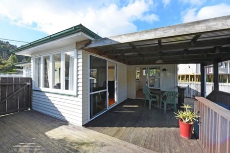 Photo of property in 102 Horoeka Street, Stokes Valley, Lower Hutt, 5019