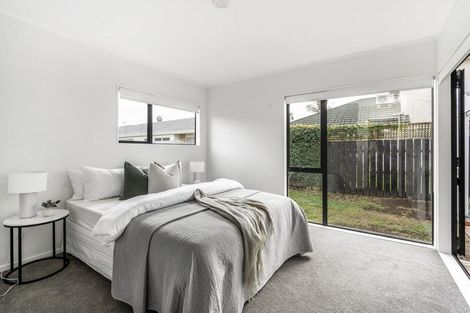 Photo of property in 3 Glucina Avenue, West Harbour, Auckland, 0618