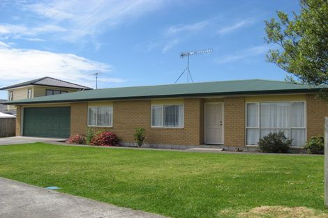 Photo of property in 15 Hocken Place, Mangere Bridge, Auckland, 2022