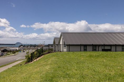 Photo of property in 32 Ridge Drive, Omokoroa, 3114