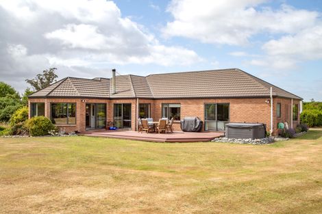 Photo of property in 16 Thorndon Close, Kirwee, Darfield, 7571