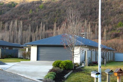 Photo of property in 10 Isabel Court, Arrowtown, 9302