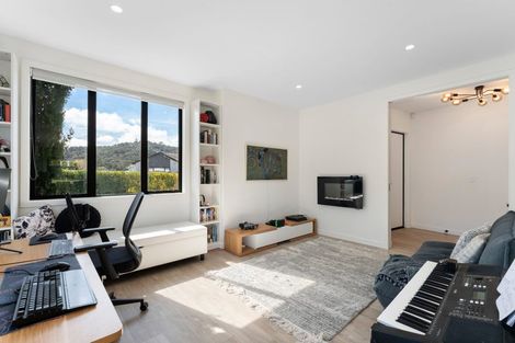 Photo of property in 3 Vogwill Road, Kumeu, 0810