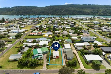Photo of property in 104a The Square, Whangamata, 3620