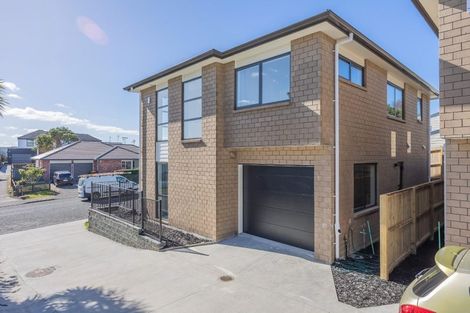 Photo of property in 50a Barbados Drive, Unsworth Heights, Auckland, 0632