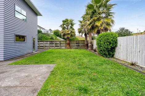 Photo of property in 13a Heta Road, Highlands Park, New Plymouth, 4312