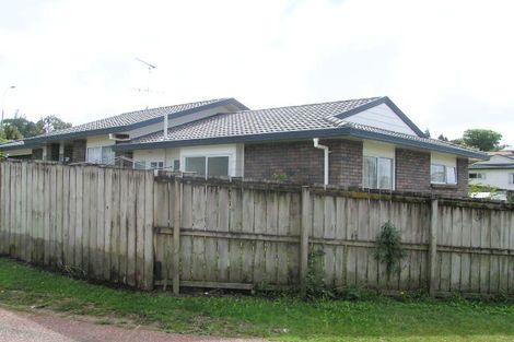 Photo of property in 13 Lori Place, Massey, Auckland, 0614