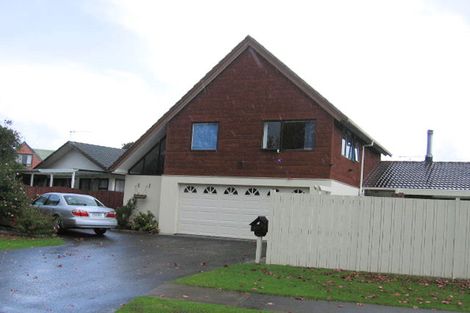 Photo of property in 10 Orinda Close, Botany Downs, Auckland, 2010