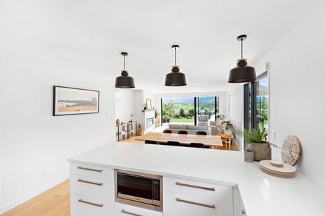 Photo of property in 25 Double Cone Road, Jacks Point, Queenstown, 9371