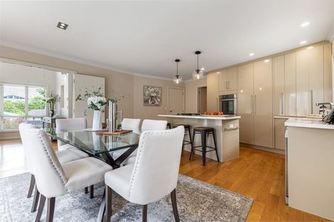 Photo of property in 30c Marine Parade, Mellons Bay, Auckland, 2014