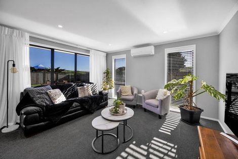 Photo of property in 32 Larlin Drive, Hawera, 4675