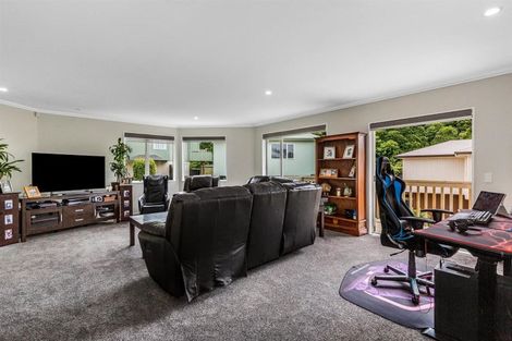 Photo of property in 13b Peterhouse Street, Tawa, Wellington, 5028