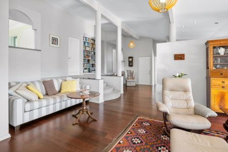 Photo of property in 18 Seaview Crescent, Picton, 7220