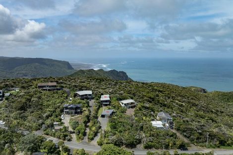 Photo of property in 16 Log Race Road, Piha, New Lynn, 0772