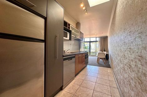 Photo of property in Atrium Towers, 9f/154 The Terrace, Wellington Central, Wellington, 6011