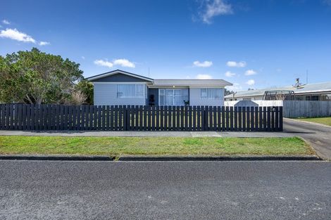Photo of property in 8 Mckay Crescent, Dargaville, 0310
