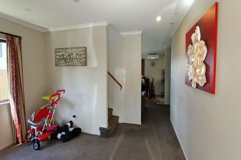 Photo of property in 25 Andover Way, Goodwood Heights, Auckland, 2105