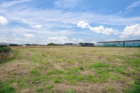 Photo of property in 28 Glenda Place, Seaward Bush, 9812