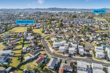 Photo of property in 22 Cottingham Crescent, Mangere East, Auckland, 2024