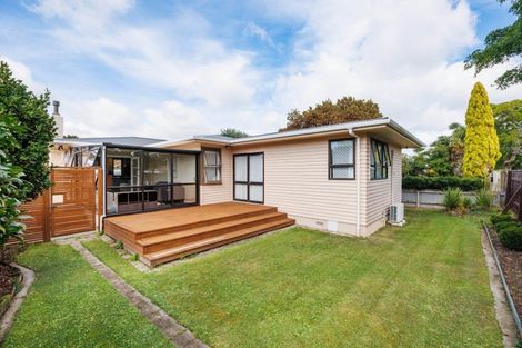 Photo of property in 18 Park Road, West End, Palmerston North, 4412
