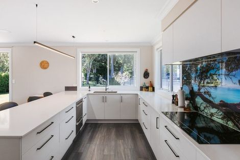 Photo of property in 5 Gellibrand Place, Omokoroa, 3114