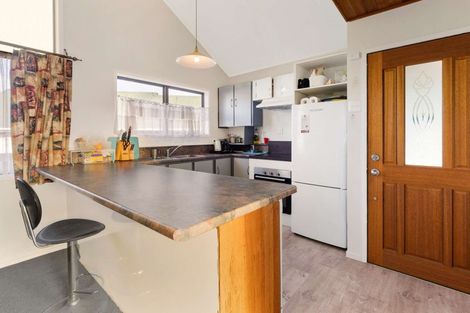 Photo of property in 15 Dickens Street, Owhata, Rotorua, 3010