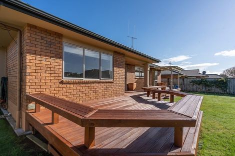 Photo of property in 12 Lucombe Place, Cambridge, 3434