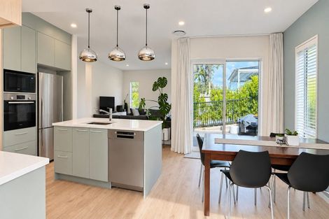 Photo of property in 5a East Avenue, Manly, Whangaparaoa, 0930