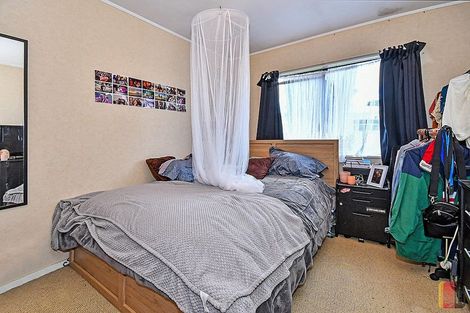 Photo of property in 2/12 Nelson Street, Papakura, 2110