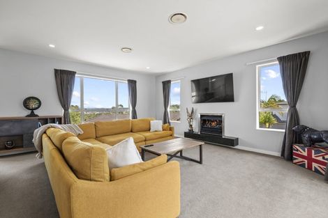 Photo of property in 76 Travis View Drive, Fairview Heights, Auckland, 0632