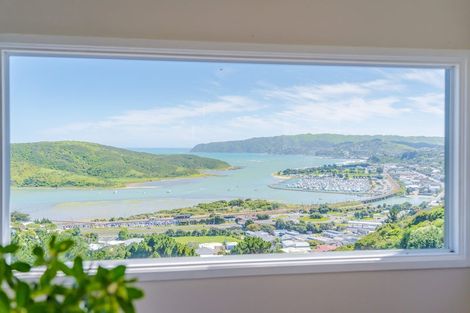 Photo of property in 13 Ettrick Grove, Papakowhai, Porirua, 5024