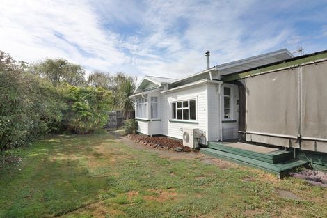 Photo of property in 16 Lyon Street, Marton, 4710