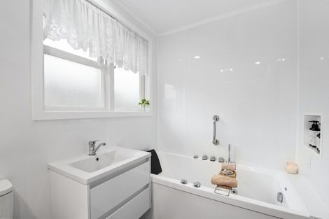 Photo of property in 18 Tarapunga Place, Tokoroa, 3420