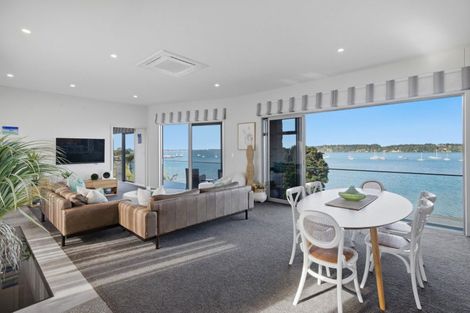 Photo of property in 57 Omokoroa Road, Omokoroa, 3114