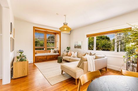 Photo of property in 1/5 Kotuku Street, Te Atatu Peninsula, Auckland, 0610