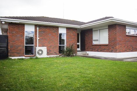 Photo of property in 15 Taikata Road, Te Atatu Peninsula, Auckland, 0610