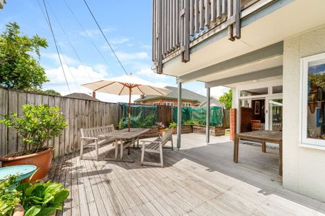 Photo of property in 76a Lake Road, Narrow Neck, Auckland, 0624