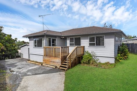 Photo of property in 17 Landow Place, Henderson, Auckland, 0612