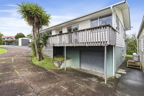 Photo of property in 17 Roick Parade, Glen Eden, Auckland, 0602